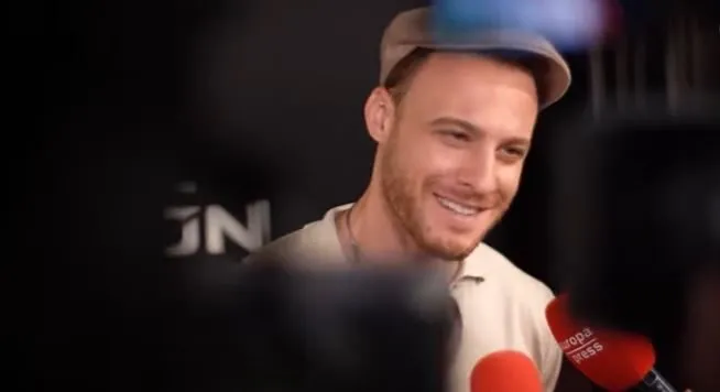Kerem Bürsin ha aperto una porta molto importante in Spagna e non sorprenderti se i progetti si susseguono!