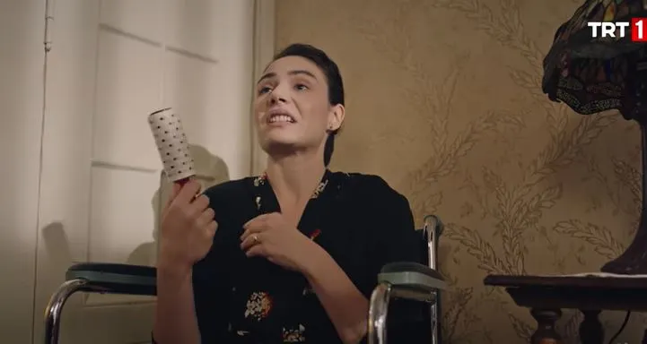 Hasibe nella serie Masumlar Apartmanı ha messo sottosopra Açelya Devrim Yılhan!