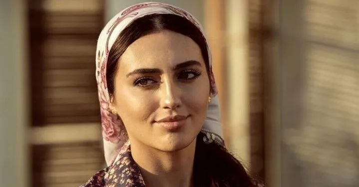 Selin Genç, che brilla con la serie TV Bir Zamanlar Çukurova, torna sui set con un progetto a sorpresa!