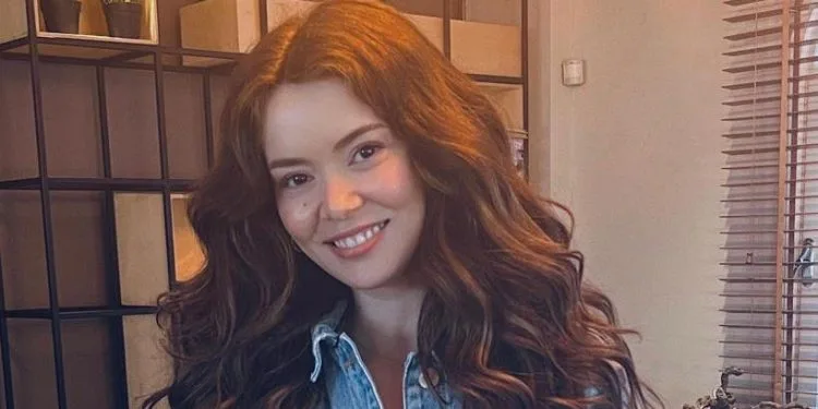 Seray Kaya ha dato il suo primo messaggio sulla serie TV Bir Küçük Günışığı