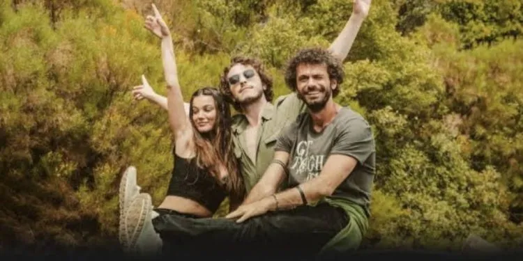 Il film di Aşkın Kıyameti con Pınar Deniz continua a crescere nonostante le critiche!