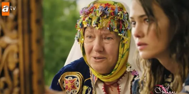 Spettacolo di personaggi di Ayşenil Şamlıoğlu! Vedendo Peride nella serie TV Menajerimi Ara, Fatma è sorpresa in Gül Mesalı!