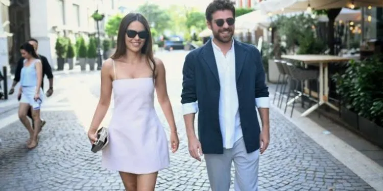La serie Üç Kız Kardeş sta diffondendo i nomi di Berker Güven e Özgü Kaya nel mondo!