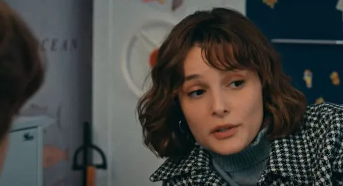 L’attrice Büşra Develi, che ha recentemente recitato nella serie TV Erkek Severse, vuole trascorrere l’estate riposando!