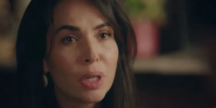 Esra Ronabar, il Nihal della serie Kırmızı Oda, sta tornando nella serie!