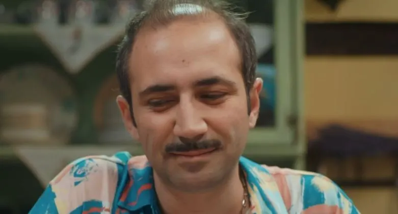 Il numero di persone che non ne hanno mai abbastanza di guardare Sarp Bozkurt nella serie Balkan Ninnisi è in aumento!