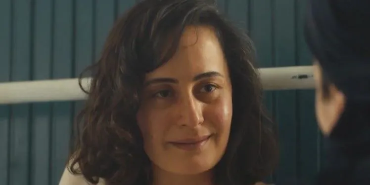 Per i fan, un nuovo film significa aspettare nuovi premi da Senan Kara!