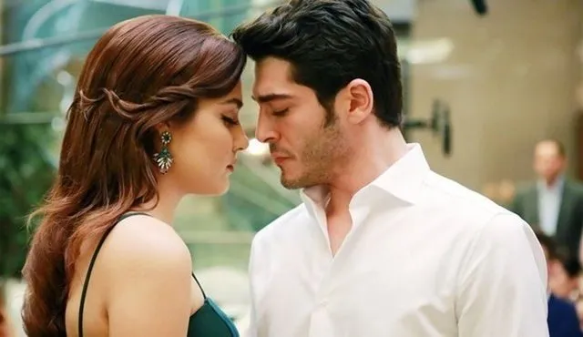 Hande Erçel e Burak Deniz stanno prendendo d’assalto la Bolivia!