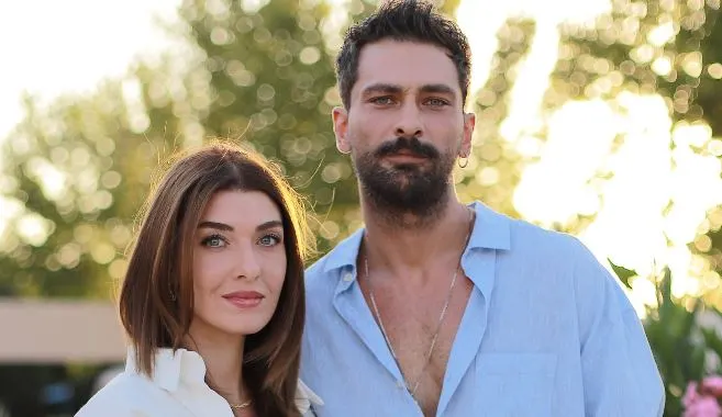 Onur Tuna e Aslıhan Güner sono andati sul set per il sequel del film Tek, Hiç!