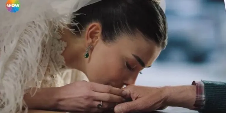Özge Yağız, che brilla con la serie Yemin, ha realizzato il sogno più grande della sua vita!