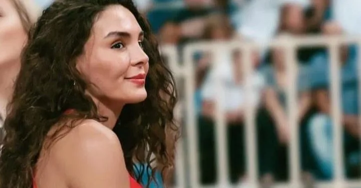 Ebru Şahin, l’attrice protagonista della serie Destan, è diventata l’agenda in Grecia!