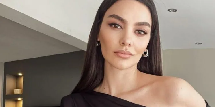 I fan di Hazal Filiz Küçükköse aspettano questa notizia della serie TV da 3 anni!