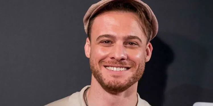 Kerem Bürsin, che ha conquistato i paesi latini, è ora un eroe dei libri per bambini!