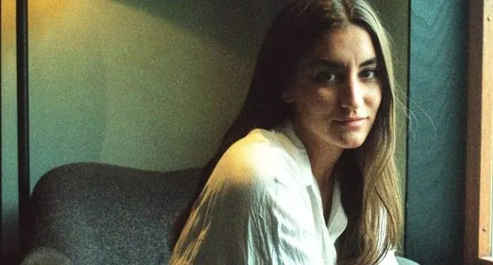 Naz Göktan, che brilla con la serie TV Doğduğun Ev Kaderindir, torna nella serie tv8!