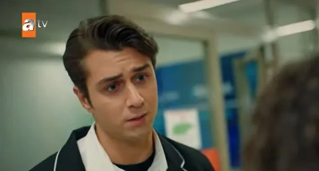 Onur Seyit Yaran, il Doruk della serie Kardeşlerim, è sulla famosa rivista spagnola!