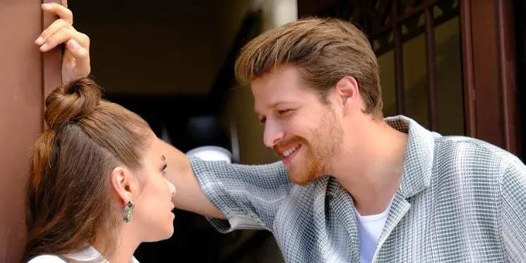 La foto di Burak Yörük con il suo amore nella vita reale non è stata ritardata dal suo amore nella serie!