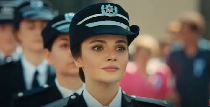 La serie Gizli Saklı è finita, ma le sorprese di Sinem Ünsal sono infinite!