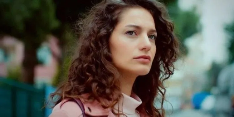 Gülcan Arslan ha fatto una delle pose in bikini più audaci di quest’estate!