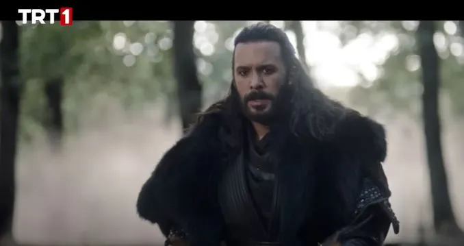Dopo Fahriye Evcen nella serie Alparslan, l’intero onere è caduto sulle spalle di Barış Arduç