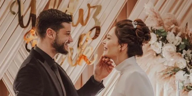 Matrimonio a sorpresa da Berk Oktay e Yıldız Çağrı Atiksoy!