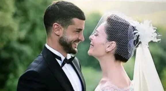 C’è stata una sfilata di stelle al matrimonio di Berk Oktay e Yıldız Çağrı Atiksoy!