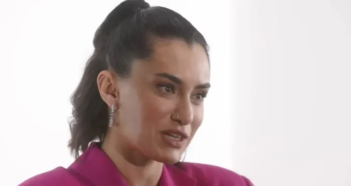 La talentuosa attrice Hande Doğandemir arriva con il personaggio di Sahra!