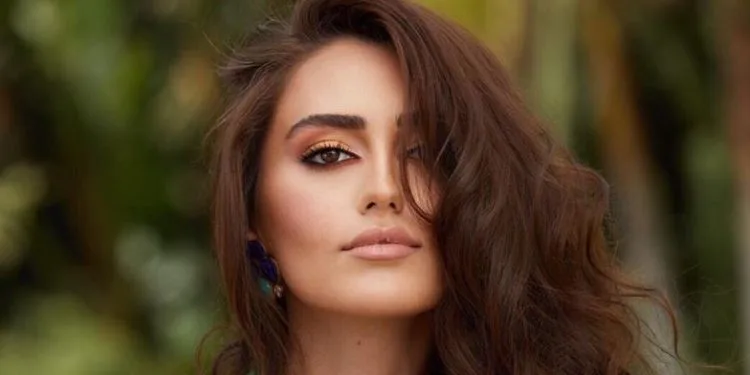 Selin Genç, diventato famoso con la serie TV Bir Zamanlar Çukurova, è nella cornice della stampa spagnola!