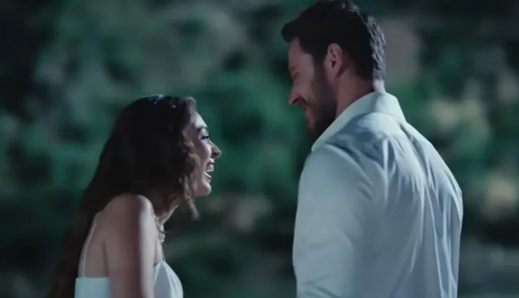 La serie Senden Daha Güzel è finita, ma Cemre Baysel ha vinto molto!