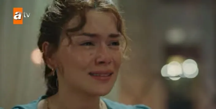 Un messaggio importante è arrivato da Seray Kaya ai suoi fan per la serie TV Bir Küçük Gün Işığı