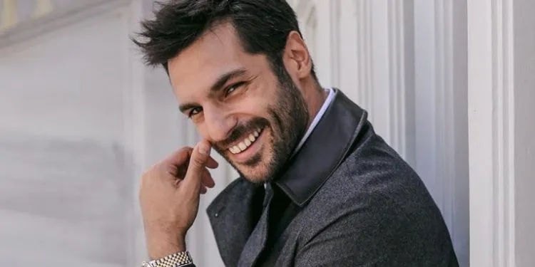 Serkan Çayoğlu ha rivelato quanto sia fortunato per i suoi fan con un altro evento!