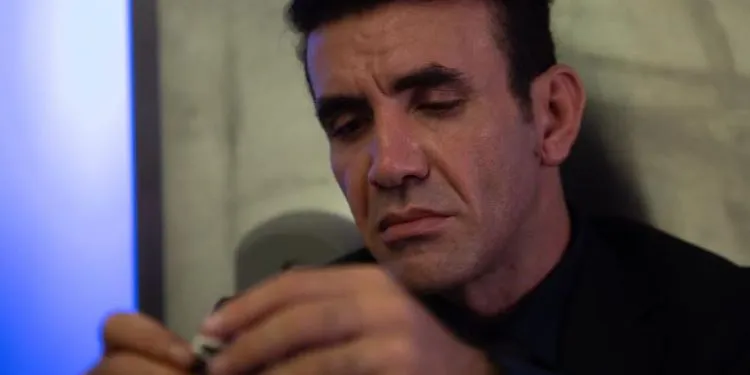 Non c’è nessuno che guardi Mehmet Yılmaz Ak nella serie Yargı e non si senta come lui!