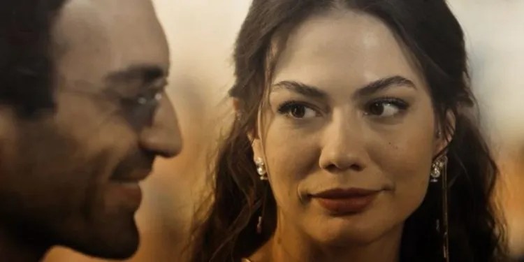 C’è un dettaglio nella storia del primo incontro di Demet Özdemir e Buğra Gülsoy, e il successo della serie è nascosto qui!
