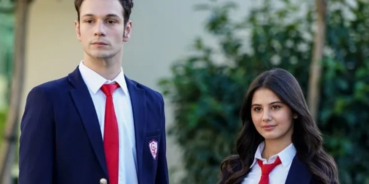 L’armonia tra Aziz e Leyla si è avverata nella serie Duy Beni! Helin Kandemir e Burak Can sono molto simili tra loro!