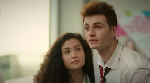 Recep Usta e Melis Minkari sono sul set mentre Berk e Aybike sono nella serie TV, Kardeşlerim!
