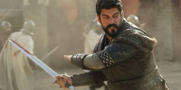 Burak Özçivit è diventato un fenomeno, hanno fatto una cosa del genere nella serie TV Kuruluş Osman che viene insegnata come lezione!