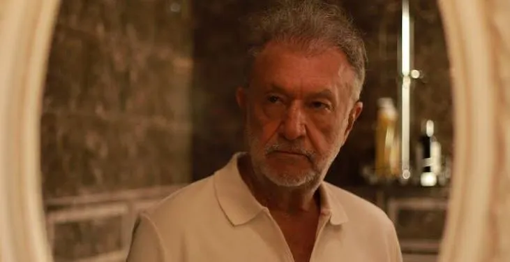 La sorpresa dei compagni di squadra ha commosso Tamer Levent sul set della serie TV Camdaki Kız!