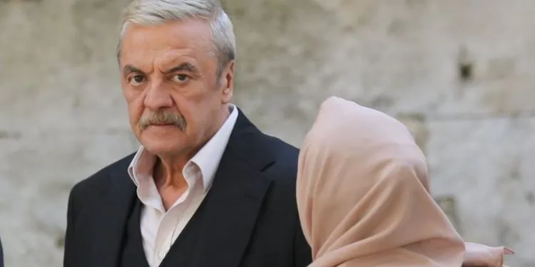 Né Alp Navruz né İrem Helvacıoğlu! Mesut Akusta è il nome che ti lascerà a bocca aperta nella serie Yürek Çıkmazı!