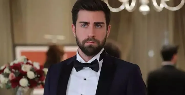 Quando Çağlar Ertuğrul era ad Adana il giorno del suo compleanno, anche lo stile della festa era diverso!