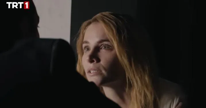 Ha brillato come Feride nella serie Yemin e come Celine nella serie Teşkilat! Ecco Cansu Tuman