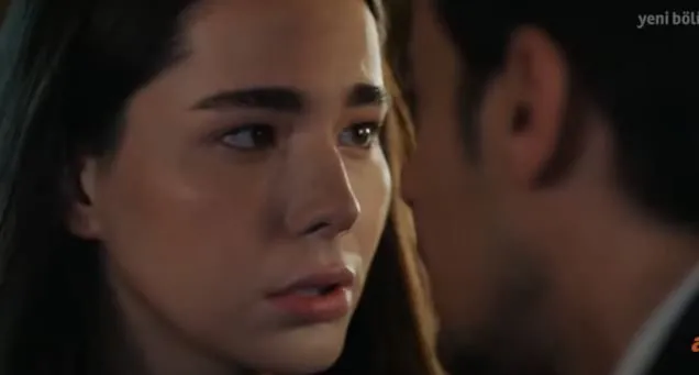 Oylum e Tolga stanno diventando popolari! Caner Şahin e Feyza Sevil Güngör si sono ritrovati nella serie Aldatmak!