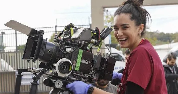 Hande Doğandemir ha capito meglio nella serie, essere un medico non fa per lei!
