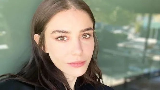 Özge Gürel, la bella che ama spingersi oltre i limiti!