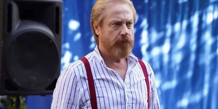 Yıldıray Şahinler è un brav’uomo questa volta! La serie Güzel Günler invita tutti alla bontà!