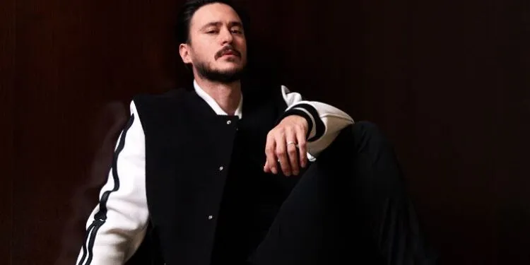 Anıl Altan è determinato a concentrarsi nuovamente sulla sua carriera!