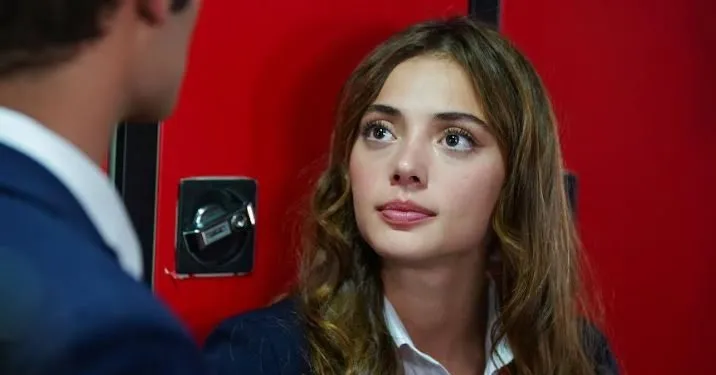 Coloro che non possono dimenticare Rabia Soytürk nella serie Duy Beni rimarranno sbalorditi dal personaggio della nuova serie Veda Mektubu
