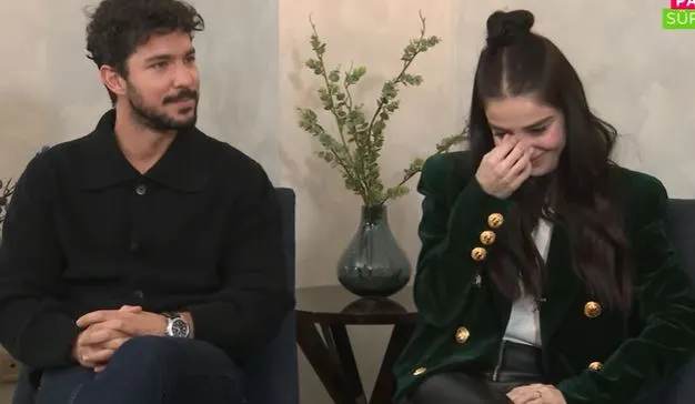 Özge Gürel è a disagio con suo marito Serkan Çayoğlu che entra in cucina a casa! Allora perché?