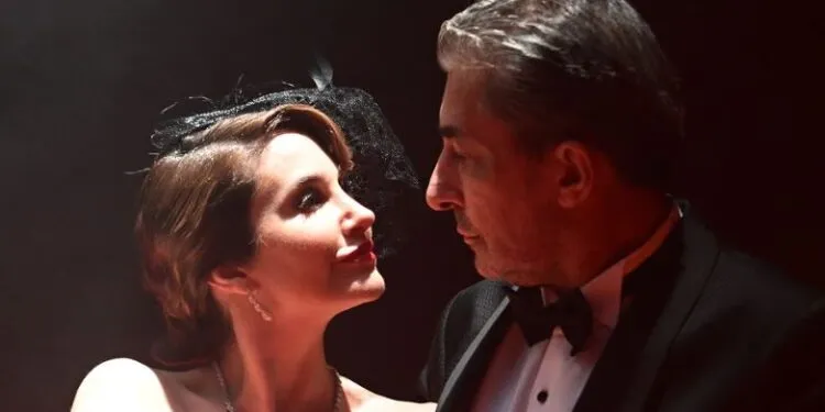 Rojda Demirer è stata molto brava nella serie TV O Kız a cui si è appena unita, la storia è colorata!
