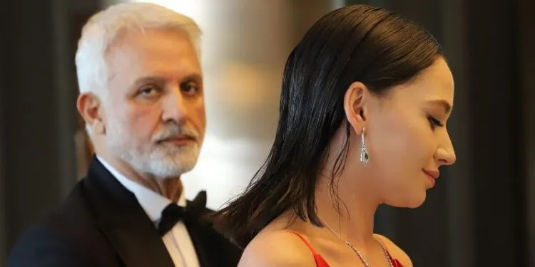 Talat Bulut ha elencato le critiche per la serie Tuzak e l’eccitazione di Bensu Soral è come il primo giorno!