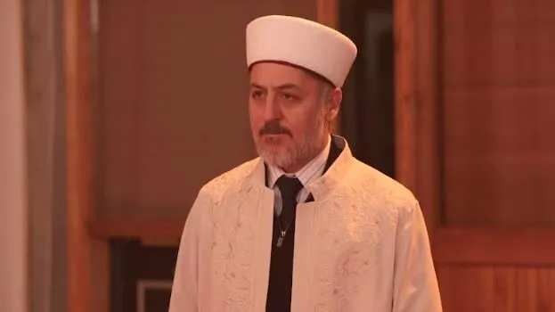 Scopri quali sono i due motivi che emergono quando Barış Falay accetta la serie TV Ömer!