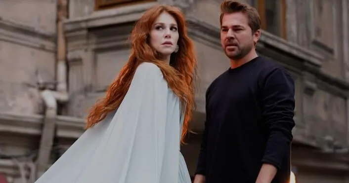 Sul set della serie TV Çöp Adam, una foto è bastata per la sincerità di Elçin Sangu e Sedef Avcı!
